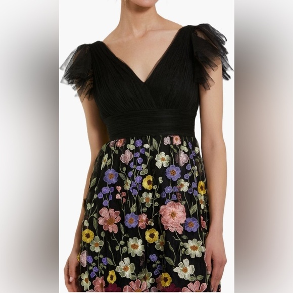 Mac Duggal Embroidered Applique Ruched Flutter Sleeve A Line Dress - Picture 3 of 8